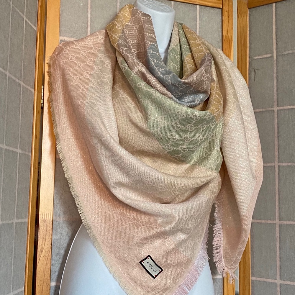 Auth Gucci Scarf Shawl Modal/Silk GG Logo Gradient Colors Small Defect 140x140